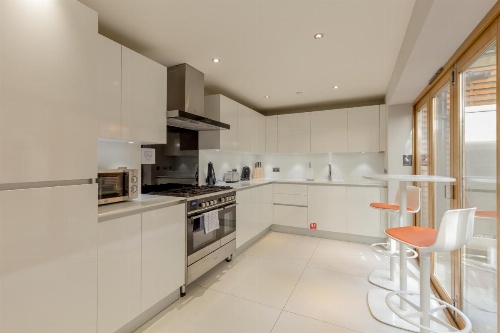 Destiny Scotland - Q-Residence image 10