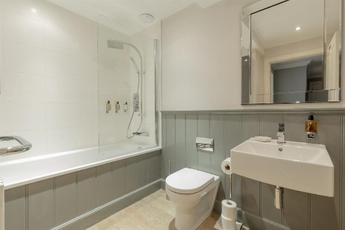 Destiny Scotland - Q-Residence image 14