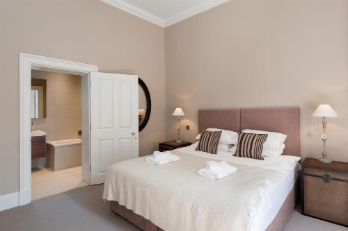 Destiny Scotland - Q-Residence image 8