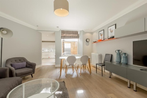 Destiny Scotland - Q-Residence image 9